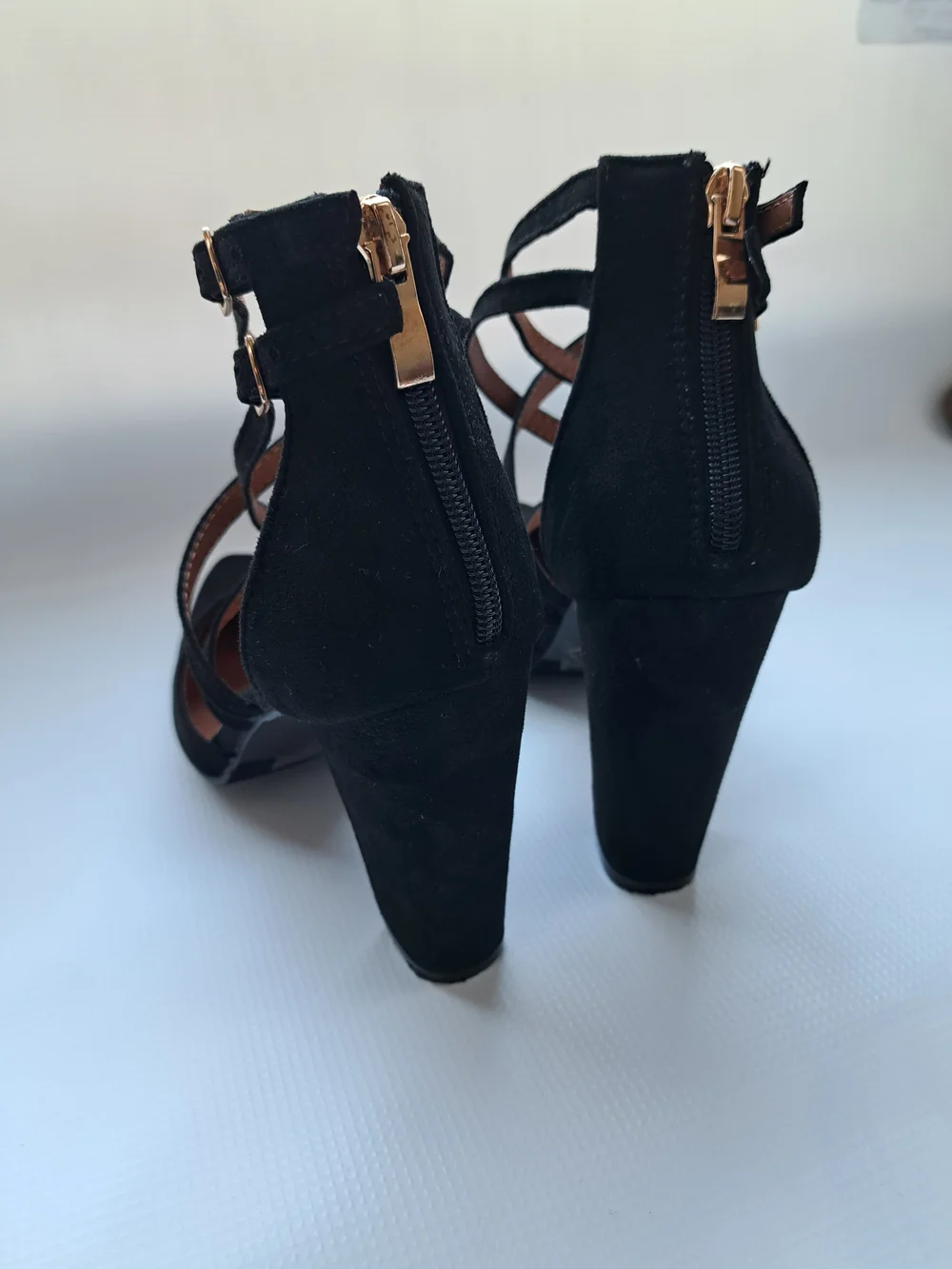 Black Strappy Pointed Toe Block Heel Faux Suede Buckles Gold 8.5